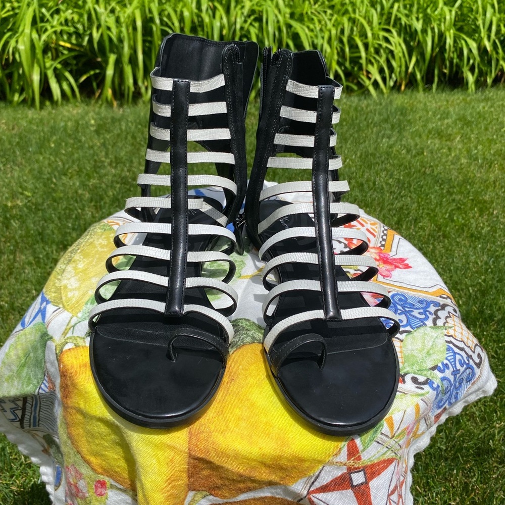 Kenneth Cole Black and White Sandals with Striking Design